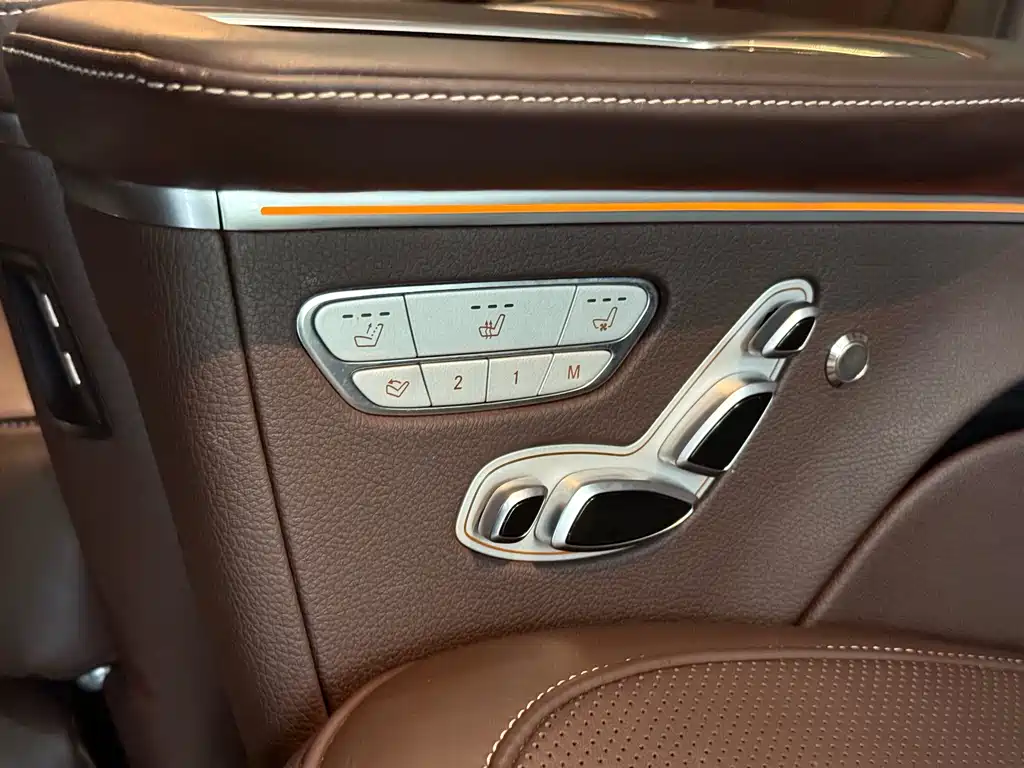 Mercedes-Benz V-Class 2022 — фото 18