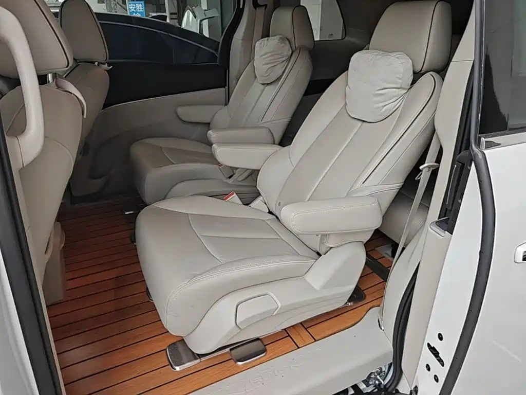Buick GL8 — миниатюра 17