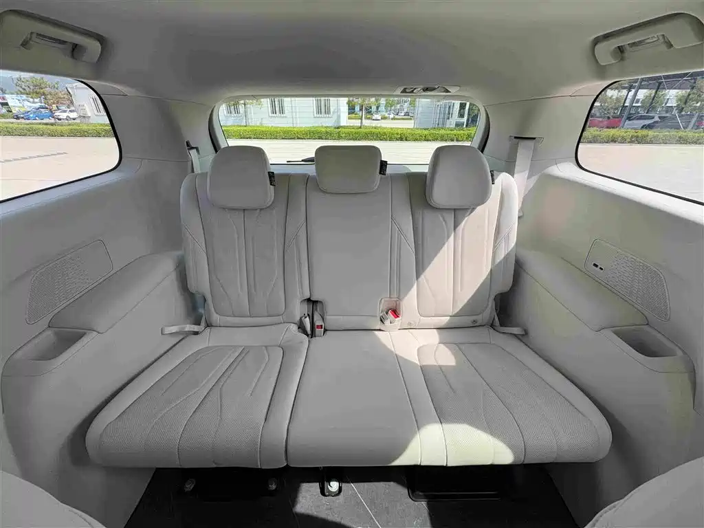 Buick GL8 Hybrid — миниатюра 11