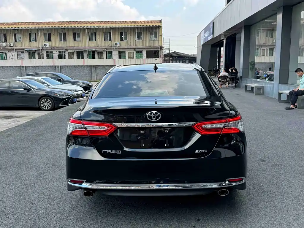 Toyota Camry — миниатюра 8