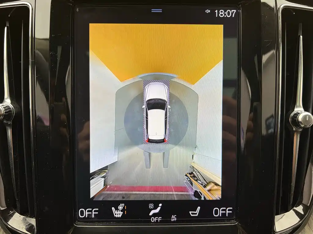 VOLVO XC60 PLUG IN HYBRID