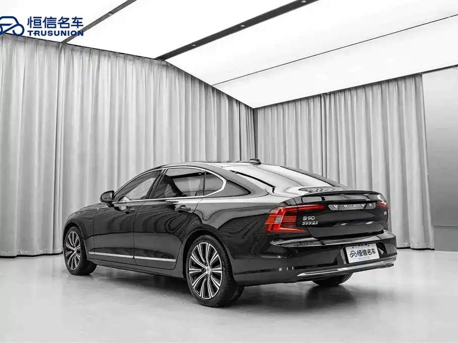 Volvo S90 2024 B5 Luxury