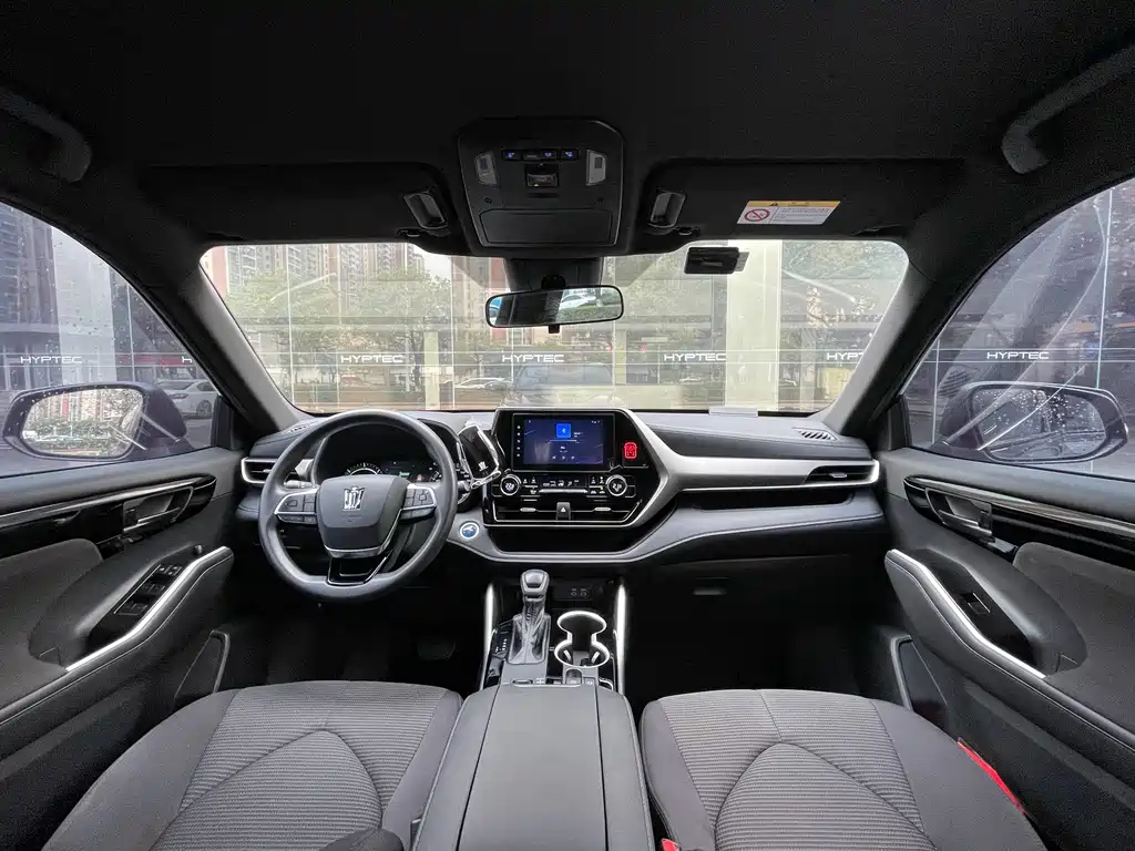 Toyota Crown Kluger — миниатюра 6