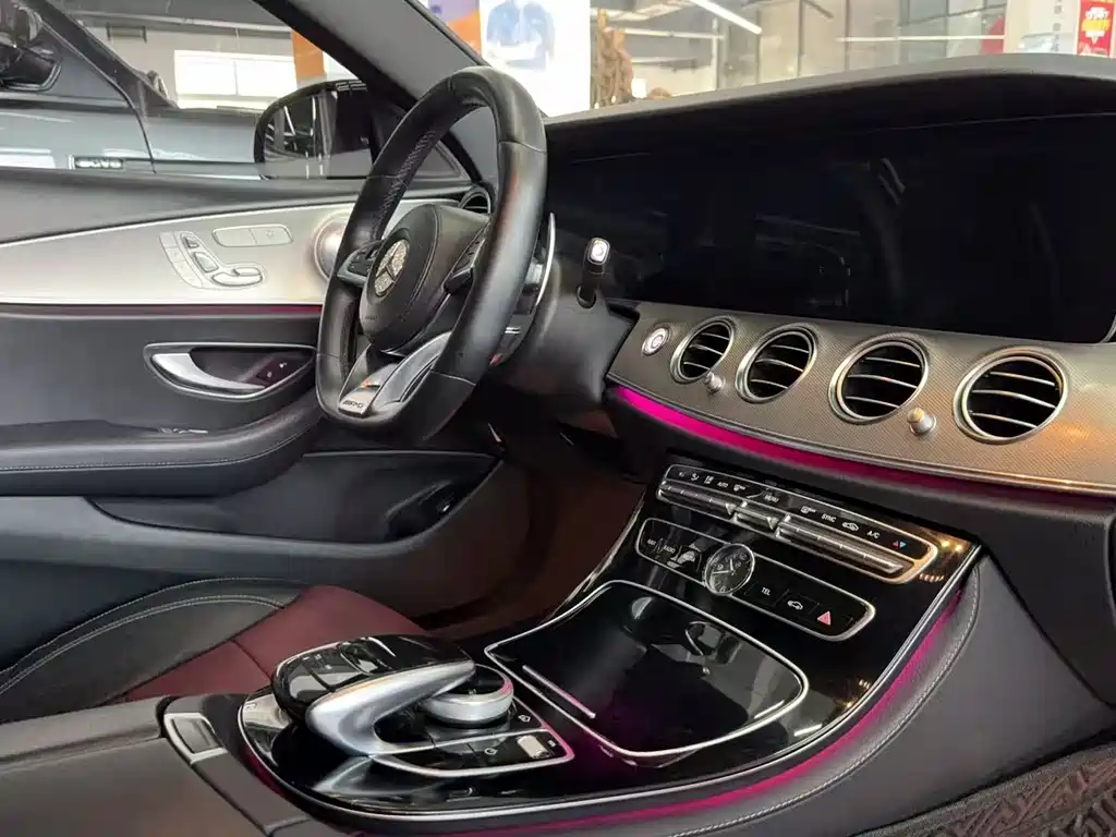 MERCEDES-BENZ E CLASS