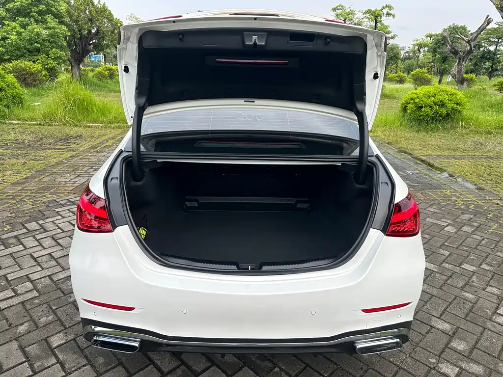 Mercedes-Benz C-Class — миниатюра 18