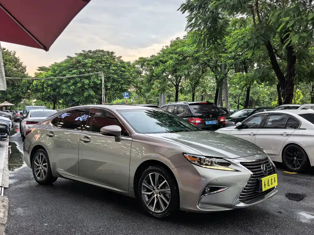 Lexus ES — миниатюра 4