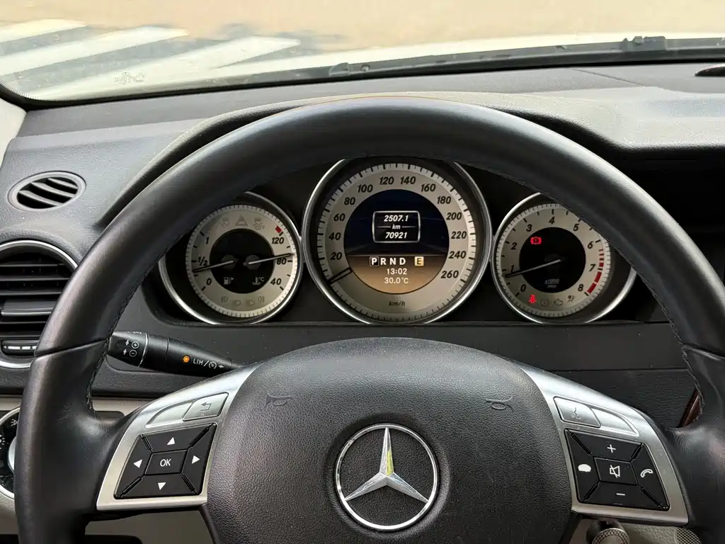 Mercedes-Benz C-Class — миниатюра 8