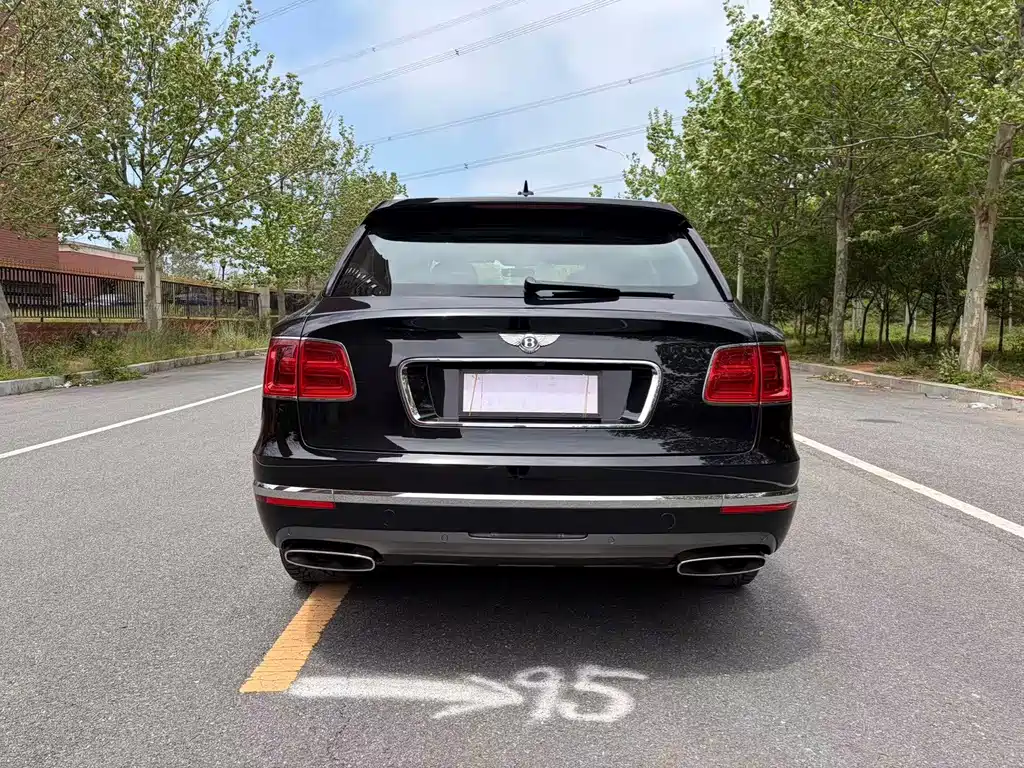 Bentley Bentayga — миниатюра 8