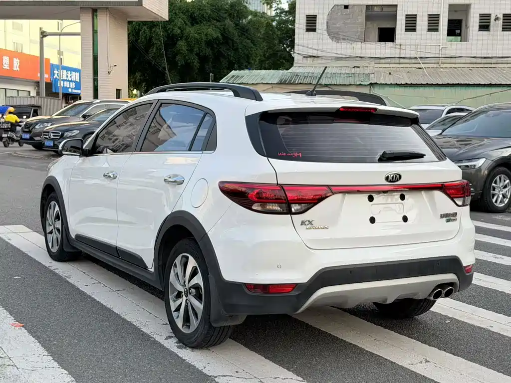 Kia KX Cross — миниатюра 18