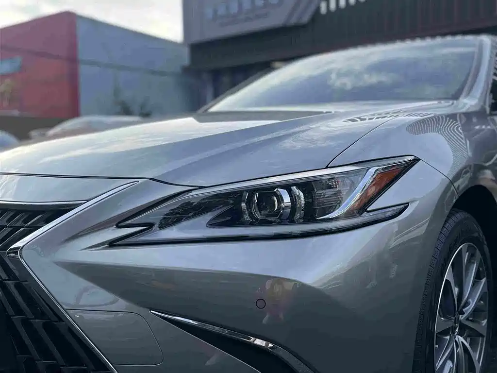 Lexus ES — миниатюра 27