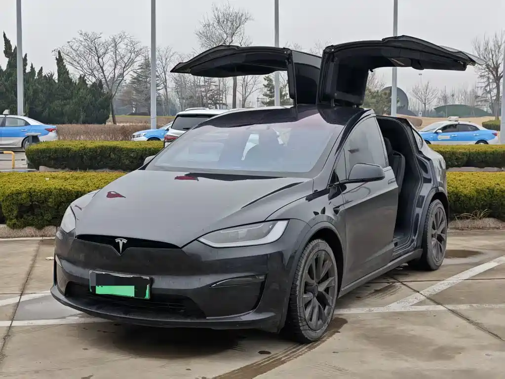 TESLA MODEL X