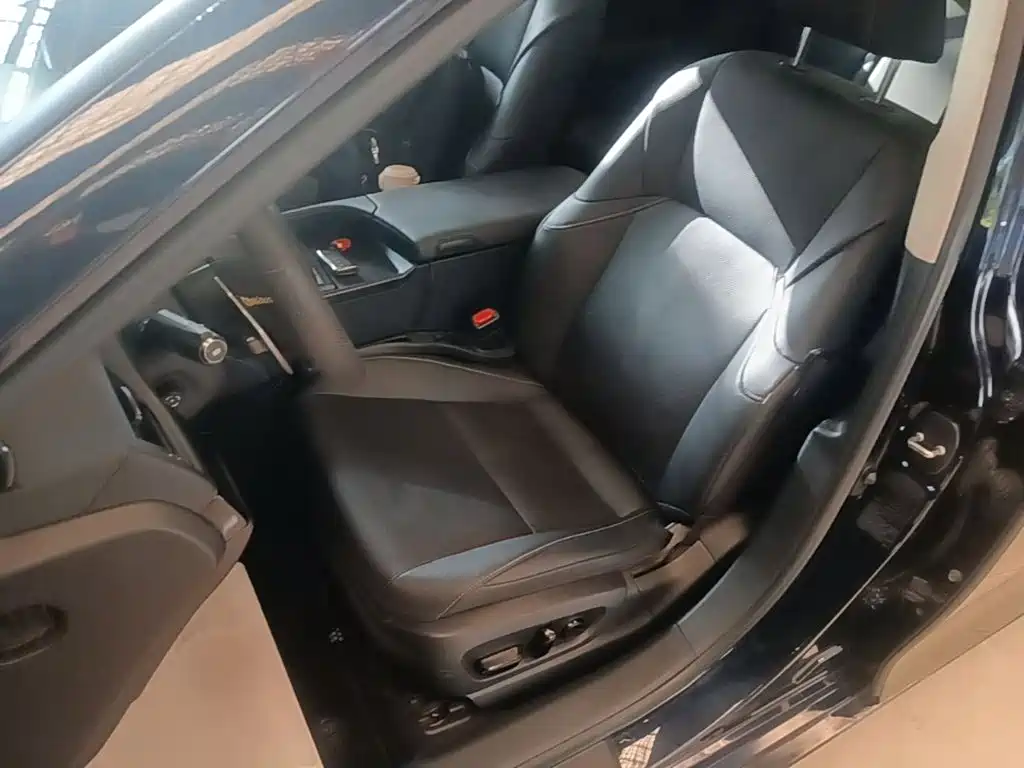 Lexus ES — миниатюра 15