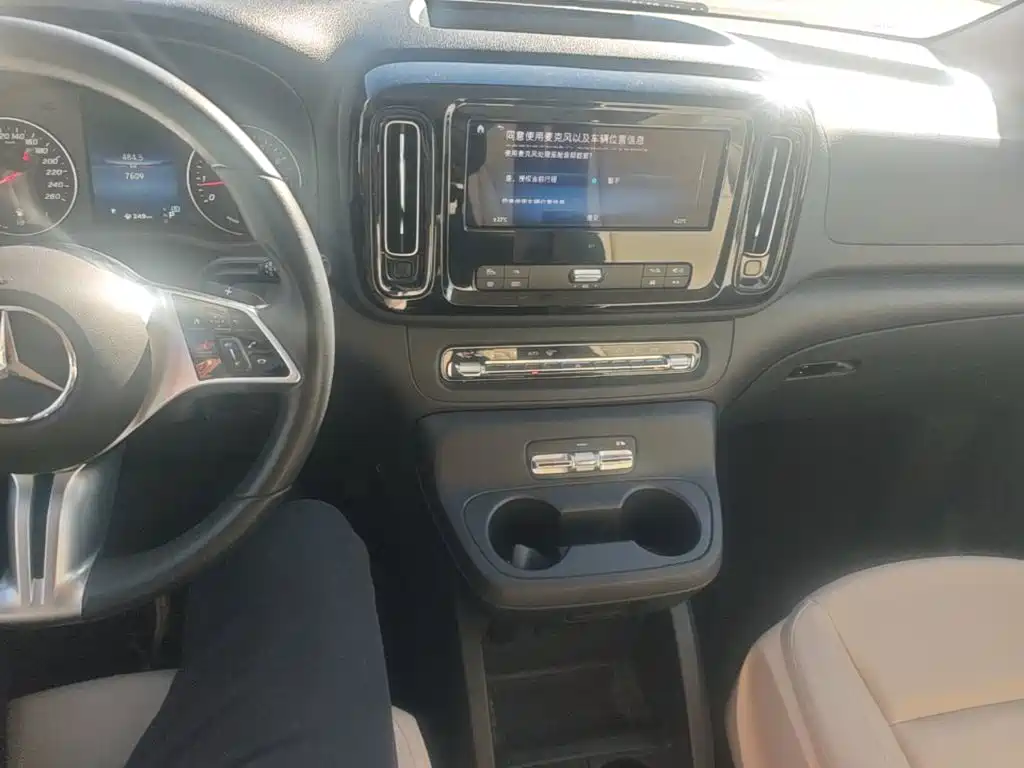 Mercedes-Benz Vito — миниатюра 13
