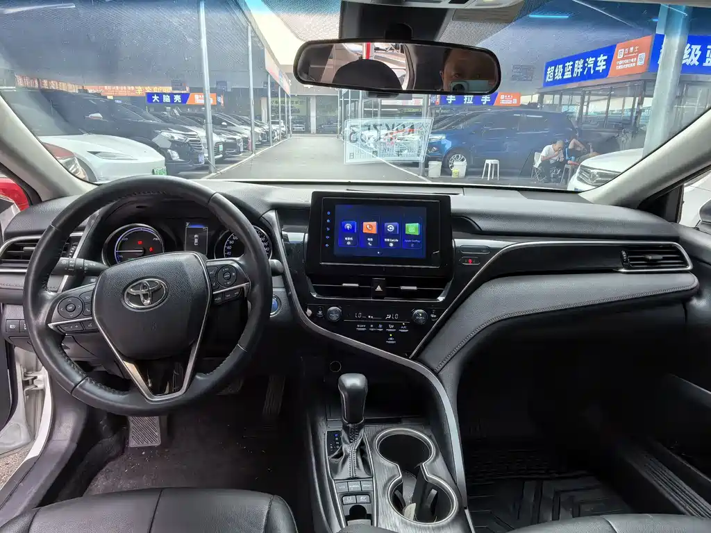 Toyota Camry — миниатюра 9