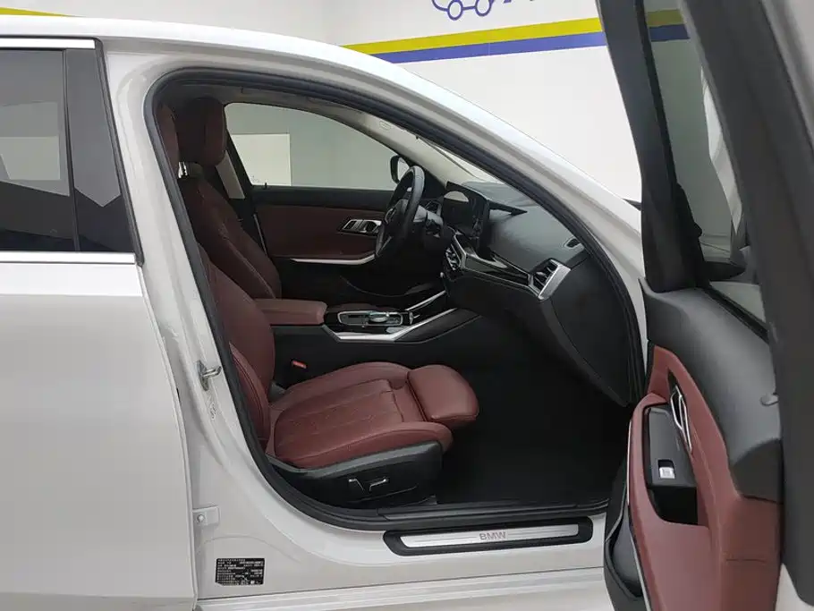 BMW i3 2024 eDrive 35 L