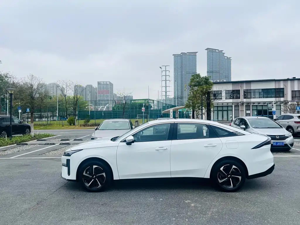 GEELY GALAXY GALAXY L6