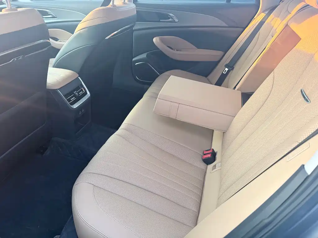 Hongqi Hongqi H5 — миниатюра 5