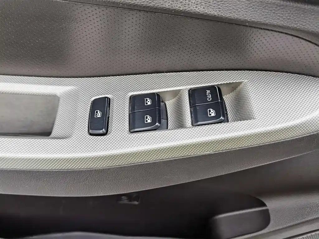 Wuling Hongguang — миниатюра 9