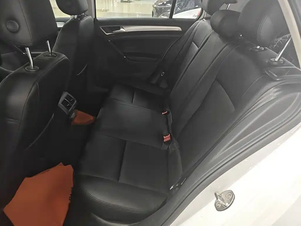 Volkswagen Golf — миниатюра 17