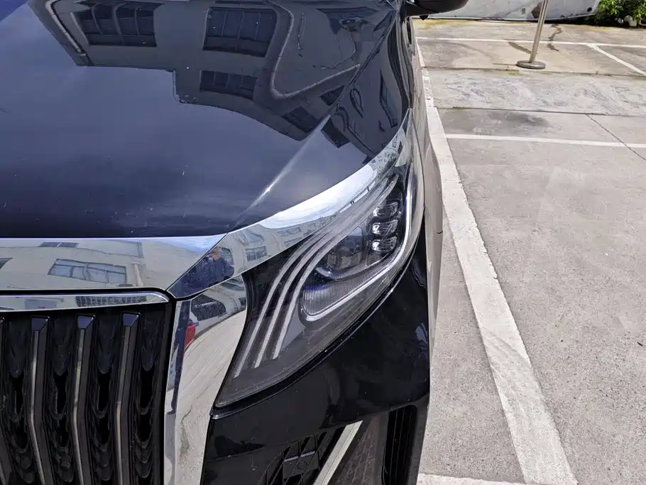 Mercedes-Benz Vito 2023 2.0T Elite 7 мест