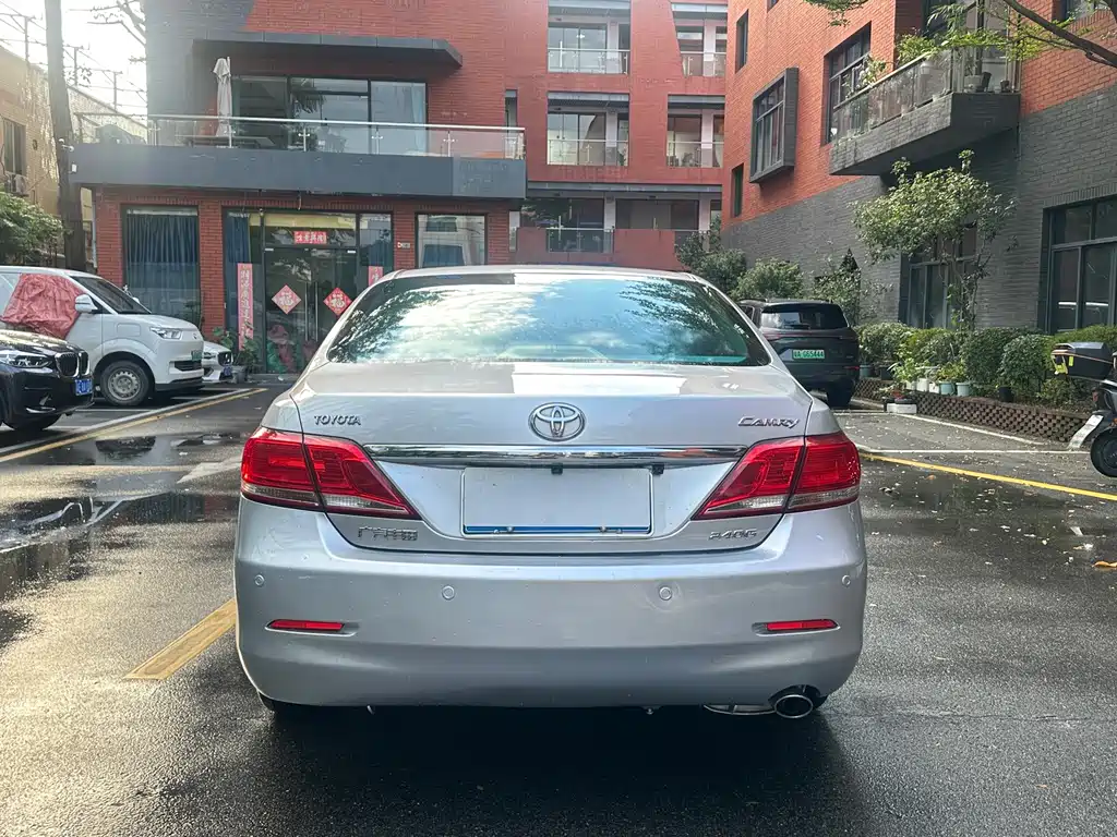 Toyota Camry — миниатюра 5