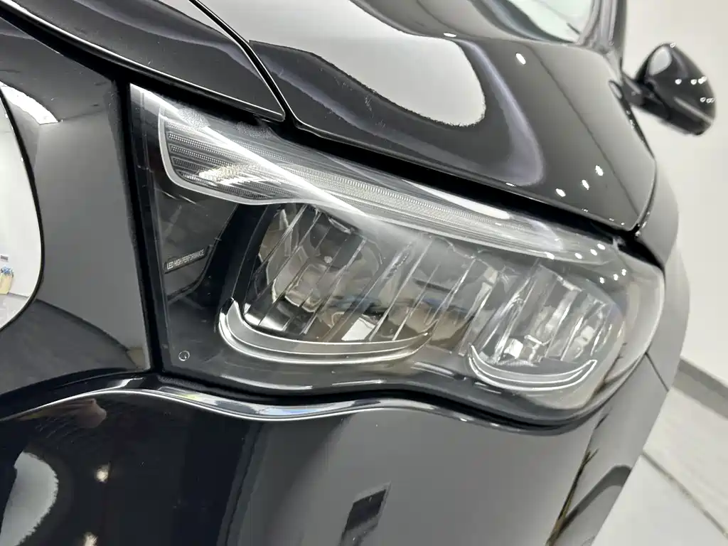 Mercedes-Benz E-Class — миниатюра 20