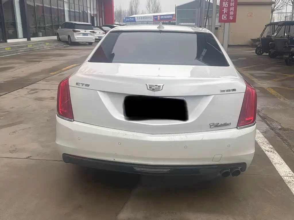 CADILLAC CT6