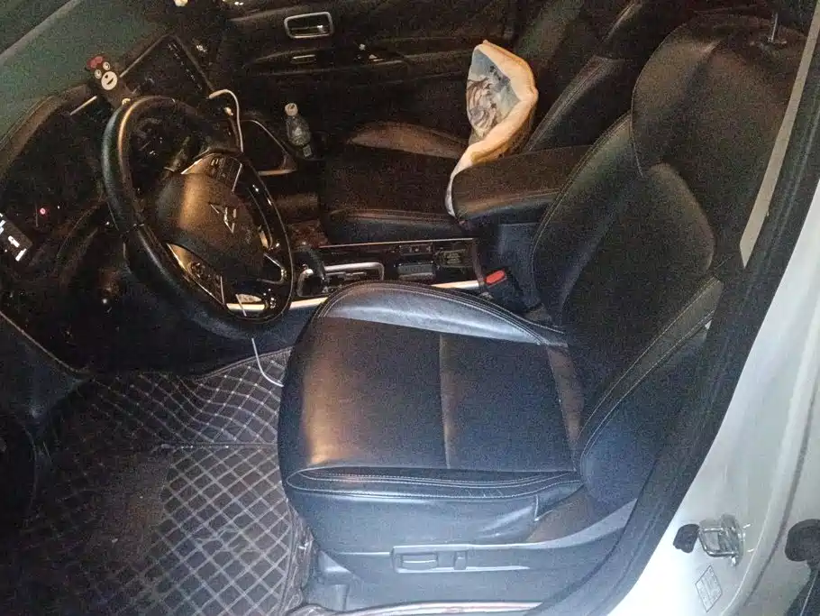Mitsubishi Outlander — миниатюра 9