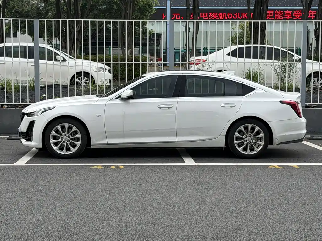 Cadillac CT5 — миниатюра 8