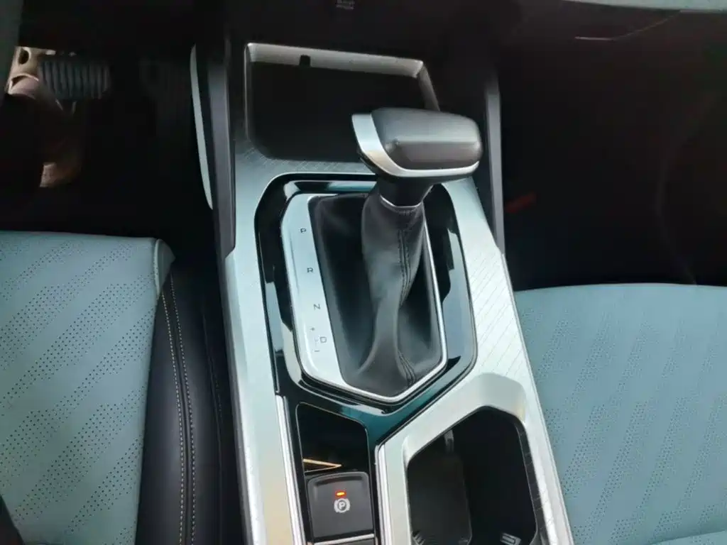Geely Emgrand L — миниатюра 14