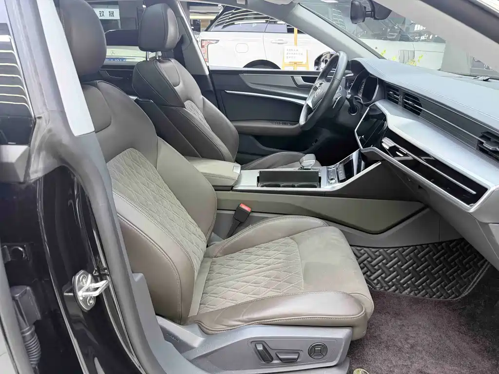 Audi A7L — миниатюра 20