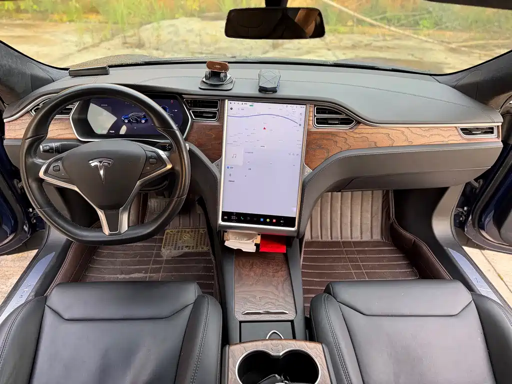 Tesla Model S — миниатюра 19