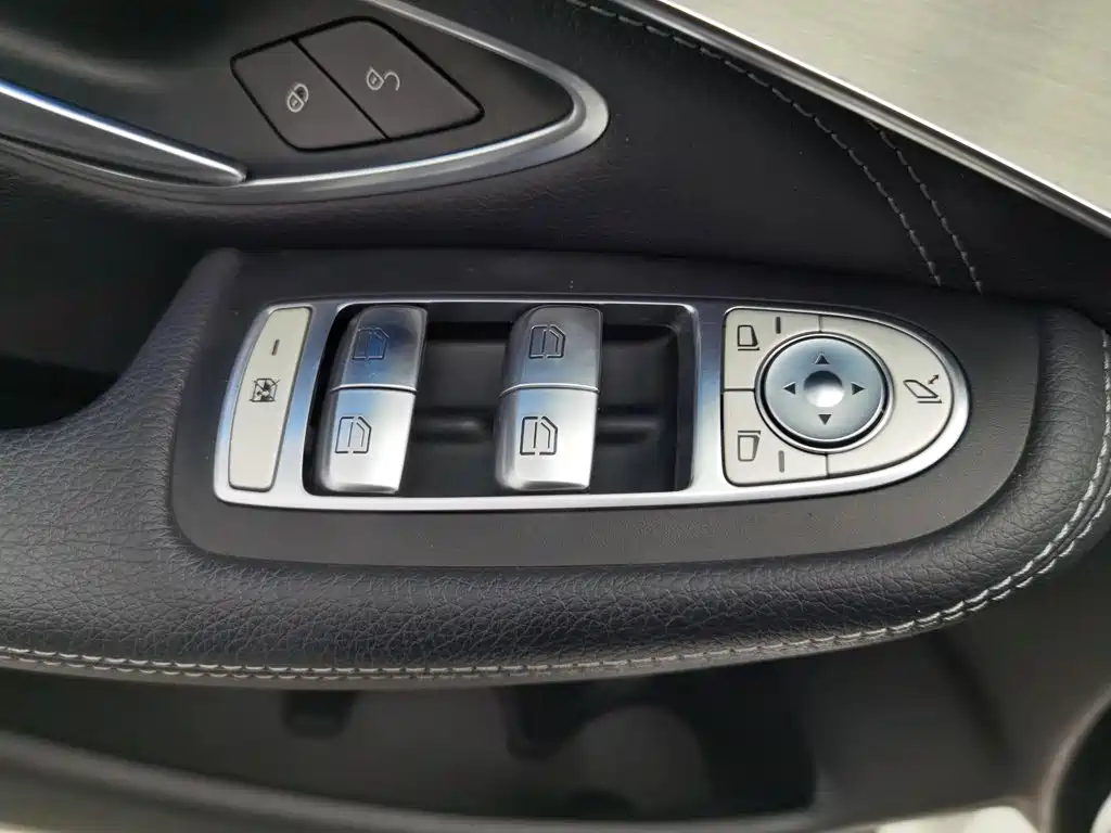 Mercedes-Benz GLC — миниатюра 9