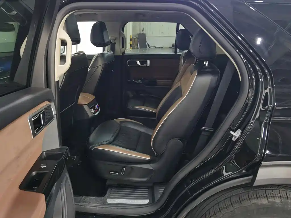 Ford Explorer — миниатюра 15