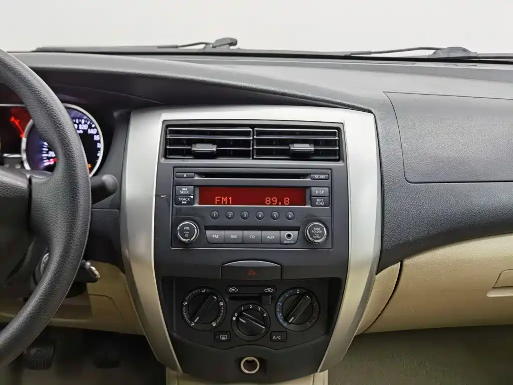 Nissan Livina — миниатюра 12