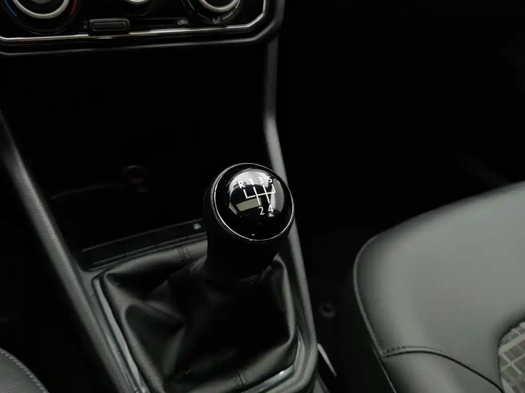 Volkswagen Jetta — миниатюра 13
