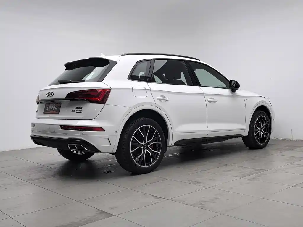 Audi Q5L — миниатюра 2