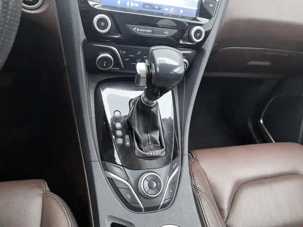 Haima Familia MPV — миниатюра 13