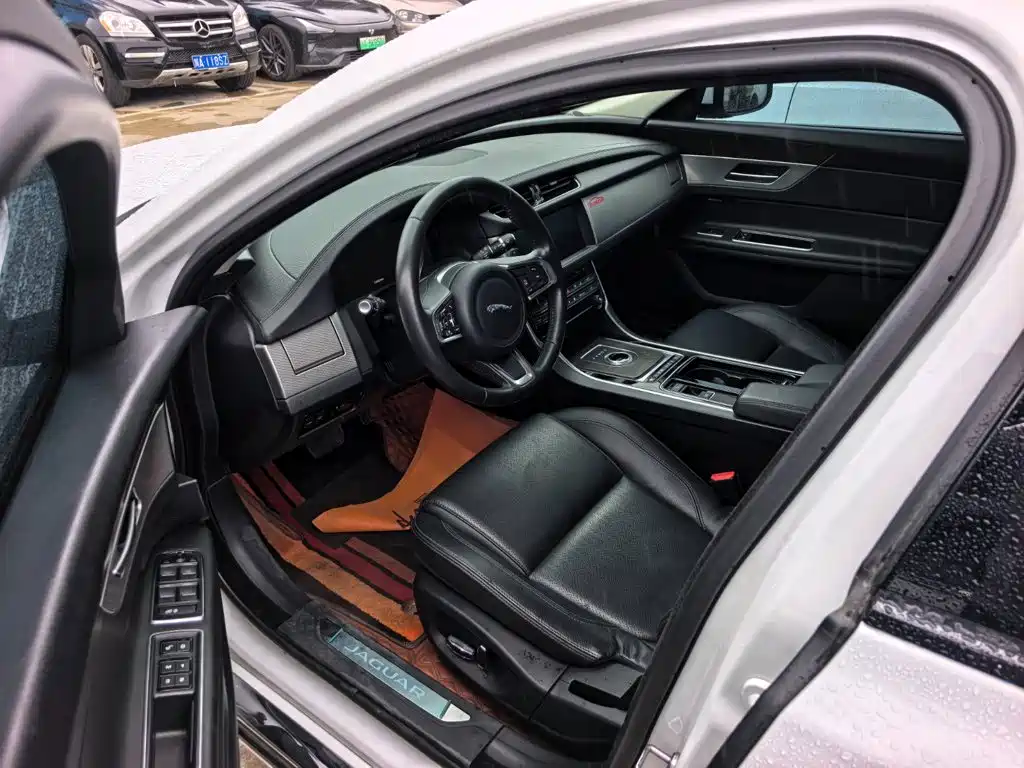 Jaguar XFL — миниатюра 8