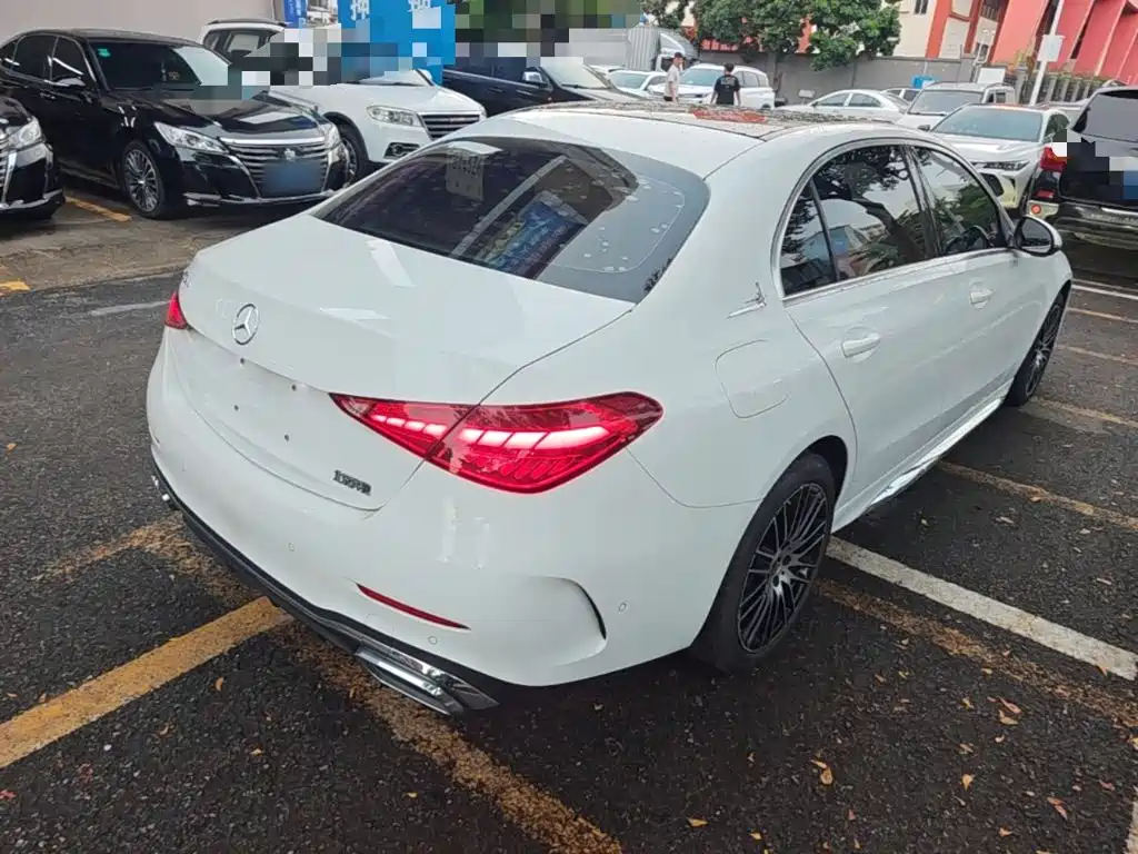 Mercedes-Benz C-Class — миниатюра 7
