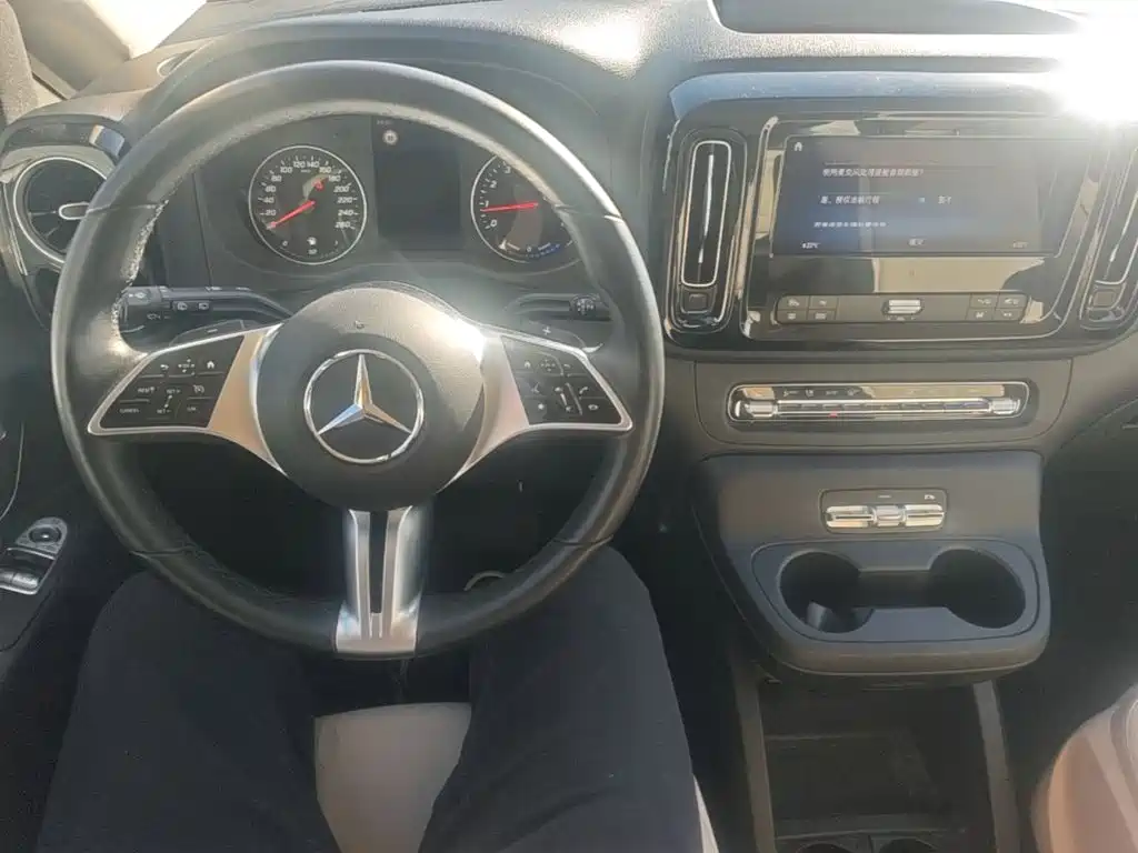 Mercedes-Benz Vito — миниатюра 10