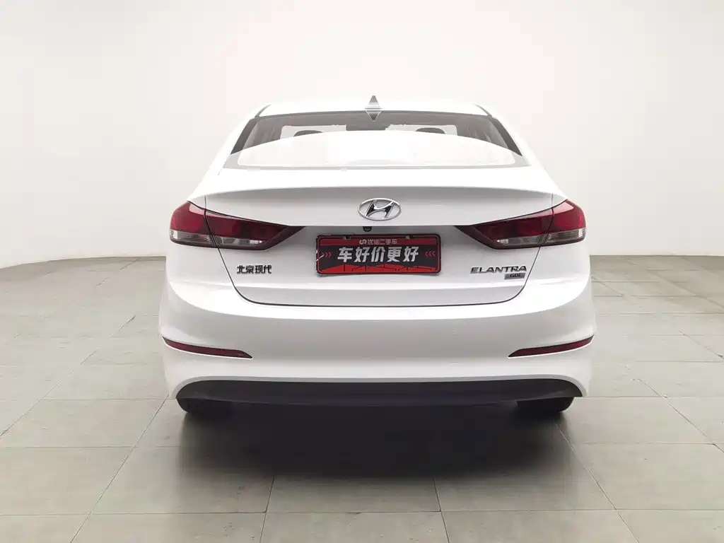 Hyundai Elantra — миниатюра 4