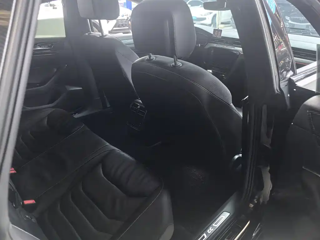 Volkswagen CC — миниатюра 9