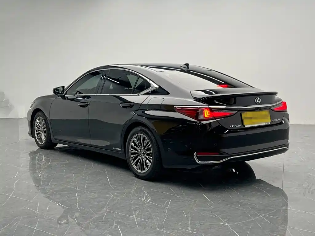 Lexus ES — миниатюра 4