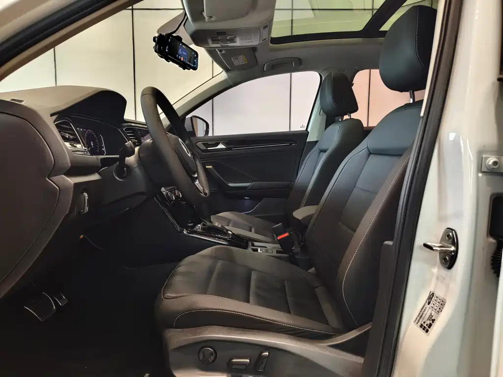 VOLKSWAGEN T ROC EXPLORING SONGS