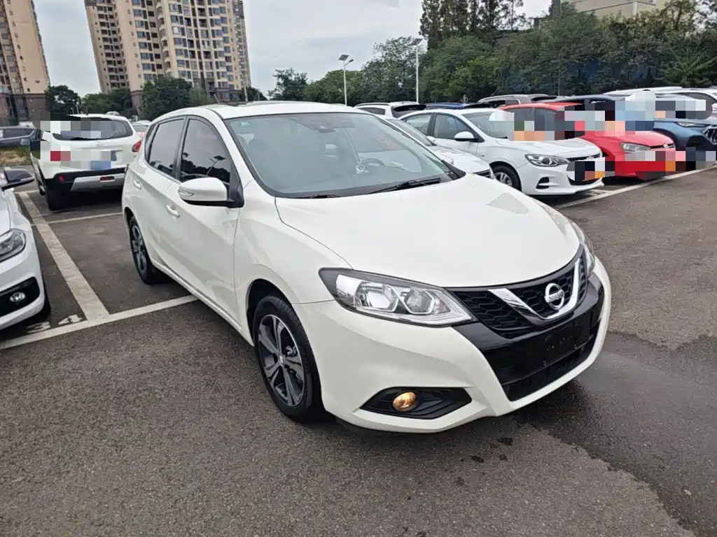 Nissan Tiida — миниатюра 4