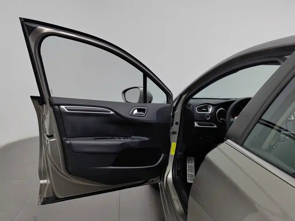 Citroen C4L — миниатюра 8