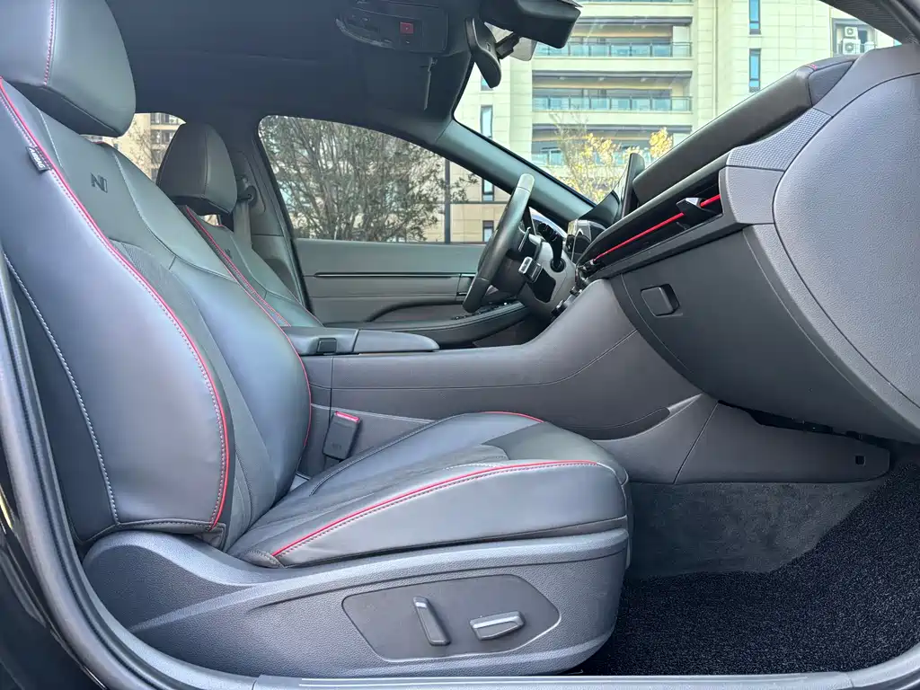 Hyundai Sonata — миниатюра 8