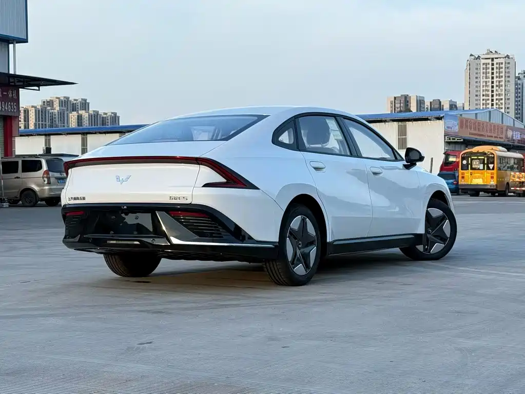 Wuling 五菱E5 — миниатюра 6