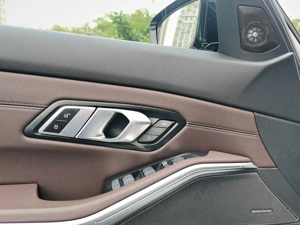 BMW 3 Series — миниатюра 25